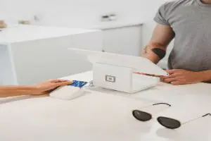 Leia mais sobre o artigo Usando SMS no seu e-commerce.